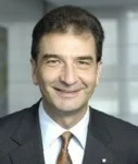 Central_Dr_von_Rieth Dr. Joachim von Rieth, Central