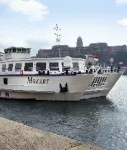 Das größte Flusskreuzfahrtschiff der Welt: Das MS Mozart in Budapest Das größte Flusskreuzfahrtschiff der Welt: Das MS Mozart in Budapest
