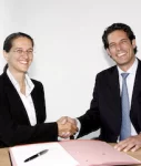 Ing-Diba-Hannoversche Katharina Herrmann, Marketing-Vorstand ING-Diba und Christian Bielefeld, Vertriebsvorstand Hannoversche