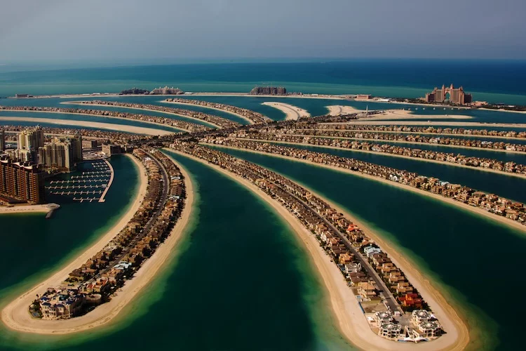 Dubai_shutterstock_groß_111748157