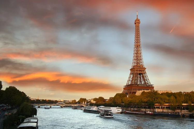 Paris Eifelturm - 750