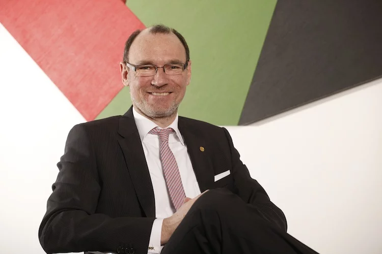 Dr. Rainer Reitzler
