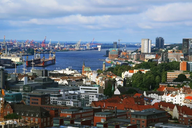 Hamburg_shutterstock_74900554 Kopie