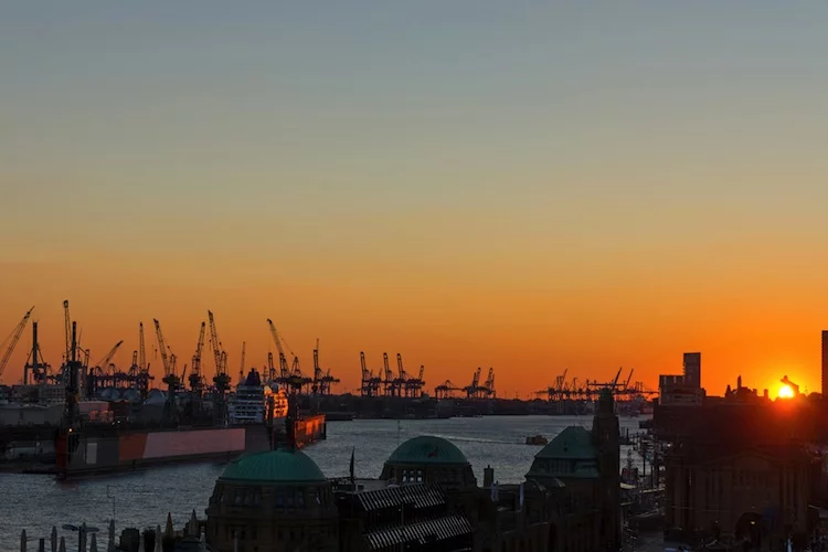 Hamburg_shutterstock_157147922 Kopie 2