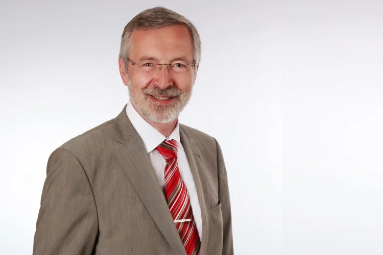 Helmut_Kurz_Ellwanger & Geiger_750_500