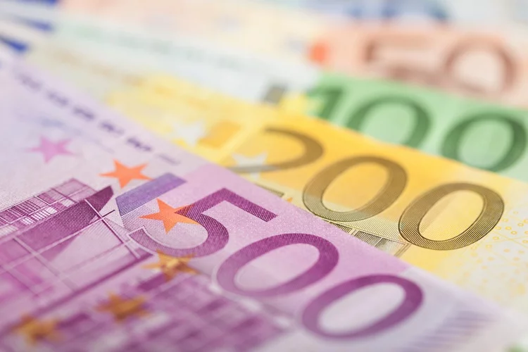 Geld750