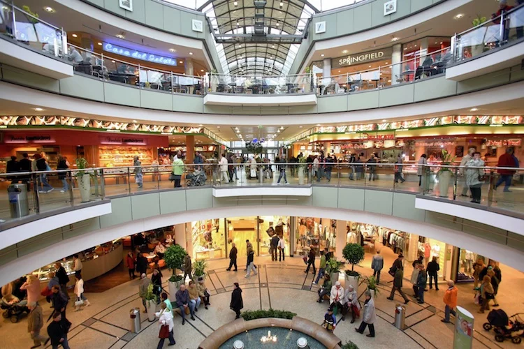 Das Einkaufszentrum "Allee Center" in Magdeburg gehört zum Portfolio der Deutschen Euroshop.
