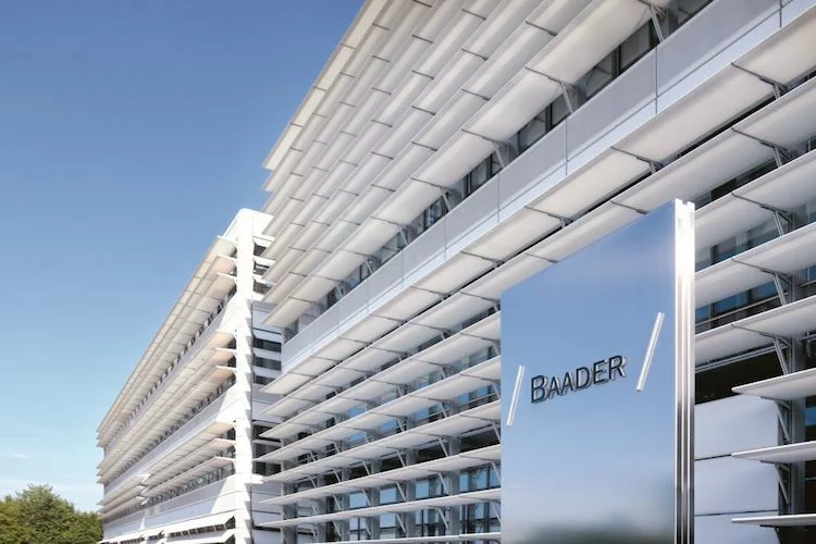 Gebäudefront_mit_Baaderlogo_4976_1000px Kopie