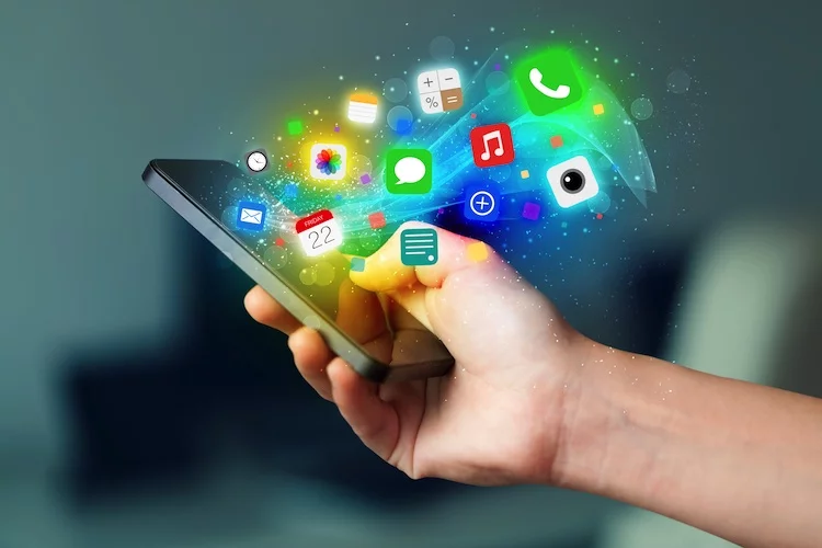 Fonds Finanz hat die komplett individualisierbare Endkunden-App "Meine FinanzApp" für ihre Makler und deren Kunden gestartet.