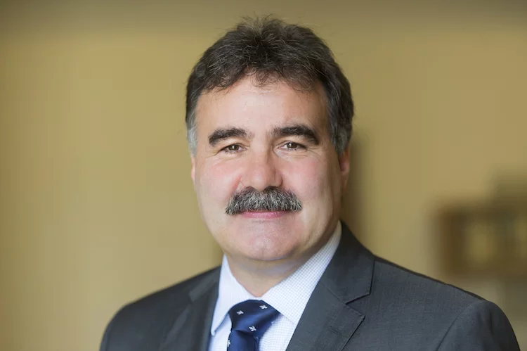 Sal. Oppenheim - Portrait Dr. Frank Huebner