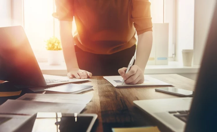 Für die meisten Freiberufler und Selbständige stellt die Arbeitskraft ihr größtes Vermögen dar - eine Berufsunfähigkeitsversicherung ist daher unbedingt notwendig.