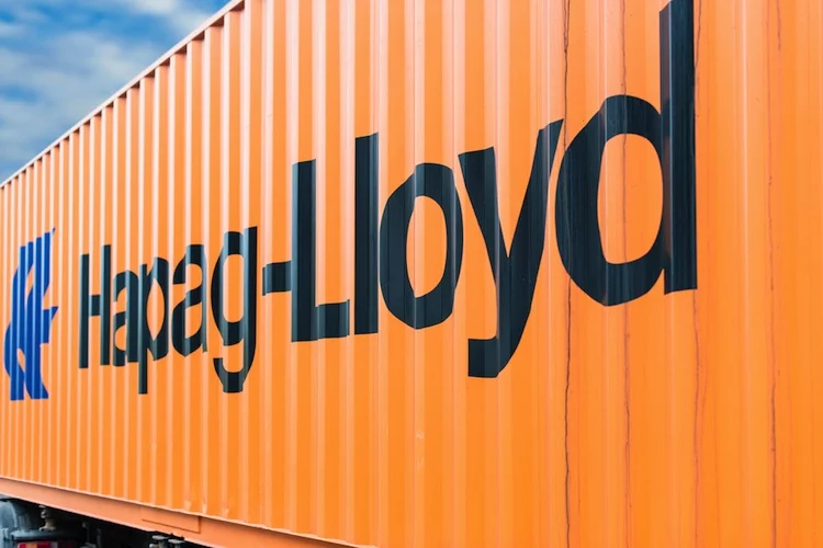 Zum Jahresstart ist Hapag-Lloyd wegen des Preiskampfs in der Branche wieder in die roten Zahlen gefahren.