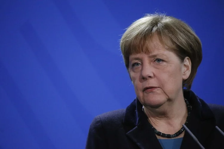 Kanzlerin Angela Merkel (CDU) sicherte der Unionsfraktion weitgehendes Mitspracherecht bei der EEG-Reform zu.