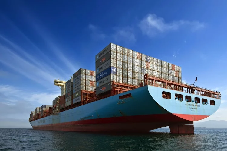 Die Unternehmensstrategie,sieht eine Stärkung der maritimen Dienstleistungssparte vor.
