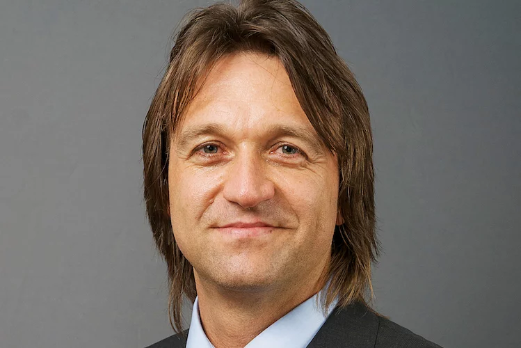 Andreas König verfügt über langjährige Erfahrung im Devisenhandel und ist erfolgreich als Fondsmanager aktiv.