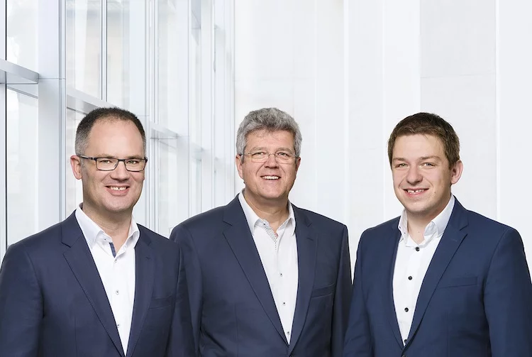 Der neue Vorstand besteht aus Henning Niewerth, Jürgen Seeberger und Michael Weniger (v.l.).