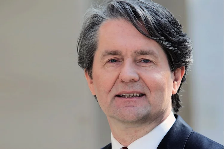 Uwe Schumacher Domcura
