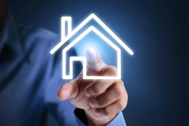 haus-digitalisierung-smart-phone-shutt_185640836