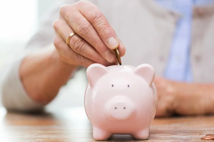 36 Prozent der Bundesbürger, die keine Rücklagen für ihr Alter bilden, geben an, dass sie nicht über genügend finanzielle Mittel verfügen.
