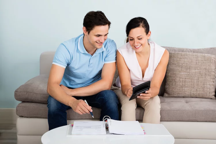 wohnung miete rechnen budget geld shutterstock_510616750