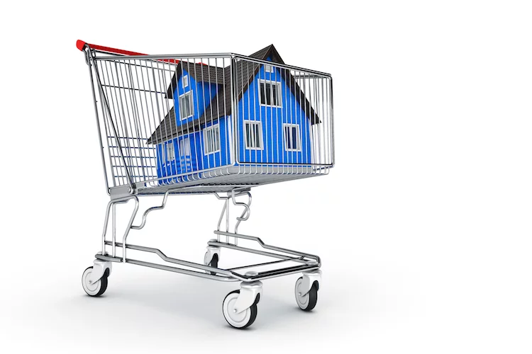einkaufswagen haus immobilienmarkt shutterstock_526466689