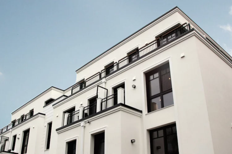 Höchste Rückzahlung eines Immobilien-Crowdinvestings: EXPORO zahlt 2,4 Mio. EUR aus. Das neue Wohngebäude in der Feldbrunnenstraße im Hamburger Stadtteil Rotherbaum. Weiterer Text über ots und www.presseportal.de/nr/121176 / Die Verwendung dieses Bildes ist für redaktionelle Zwecke honorarfrei. Veröffentlichung bitte unter Quellenangabe: "obs/Exporo AG"