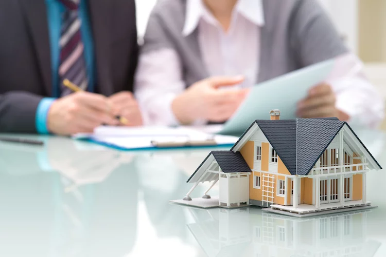 haus kredit bank shutterstock_177566216