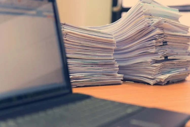 Die Studie deckt eine große Diskrepanz zwischen wahrgenommener Relevanz eines digitalisierten Schadenmanagements und dessen tatsächlicher Umsetzung auf.