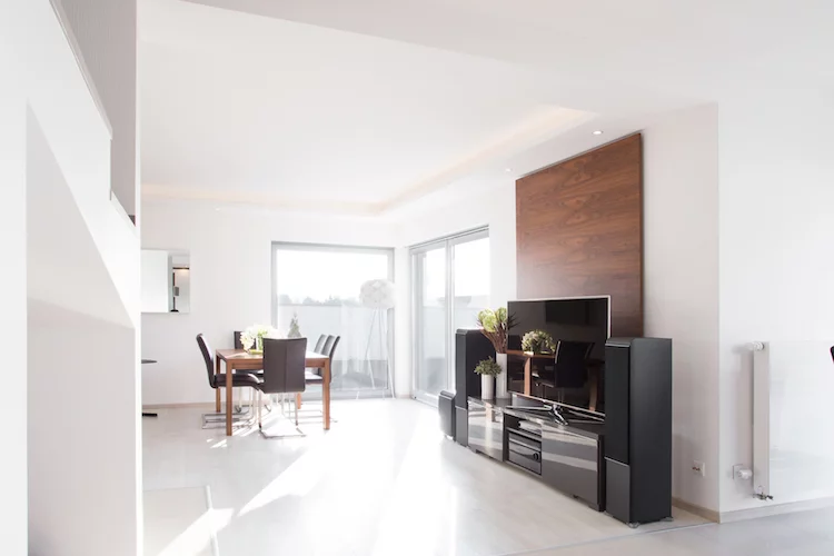 wohnung hell licht esszimmer shutterstock_472460938