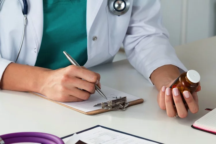 Für das Jahr 2016 prognostiziert das Statistische Bundesamt einen Anstieg der Gesundheitsausgaben auf 359,1 Milliarden Euro.