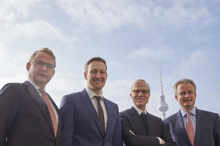 Von links nach rechts: Liam Bailey, Head of Global Research Knight Frank, London; Sven Henkes, Nikolaus Ziegert, beide Geschäftsführer Ziegert und Paddy Dring, Head of International Residential Knight Frank, London; Tokio 14.02.2016 © Goetz Schleser