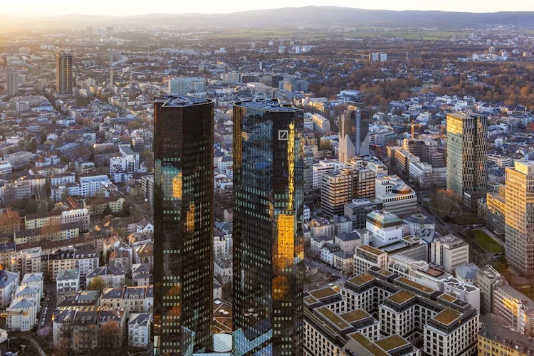 Deutsche-Bank-Zentrale-Frankfurt