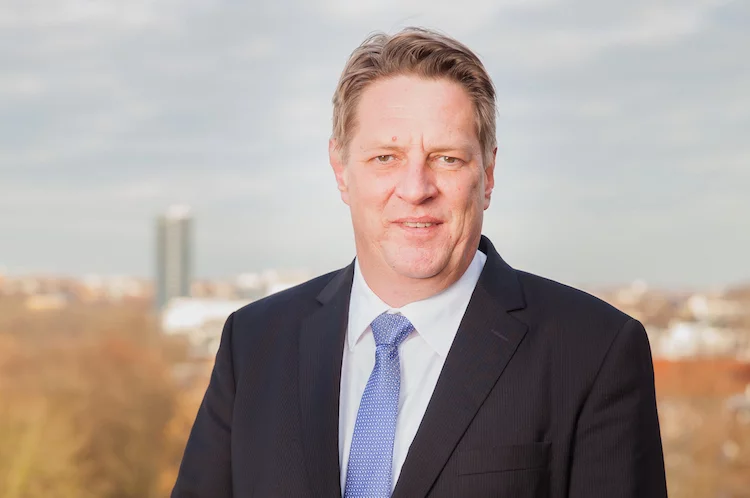 Portrait von Herrn Löwer vom Cash Magazin.: "Auch kein OGAW nennt sich
