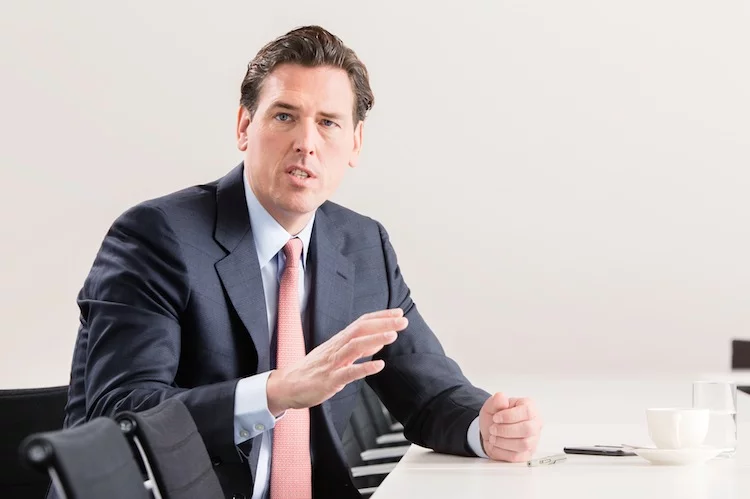 Tobias Warweg: "Das Risiko begrenzen Portfoliomanager, indem sie die Performance der Fonds täglich kontrollieren."