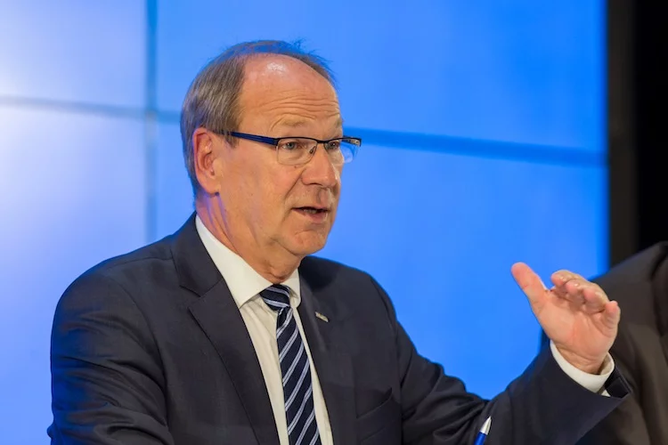 Uwe Laue auf der gestrigen Pressekonferenz des PKV-Verbandes in Berlin