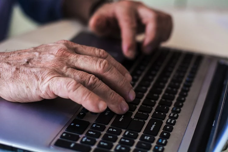 57 Prozent von ihnen fürchten, dass Fremde Einblick in ihr Privatleben erhalten könnten