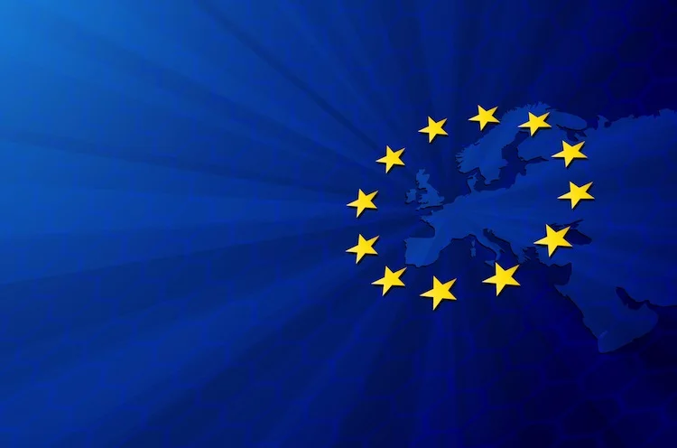Die EU-Kommission empfiehlt den Mitgliedsländern außerdem, die europäische Versicherung steuerlich mit ähnlichen nationalen Produkten gleichzustellen.