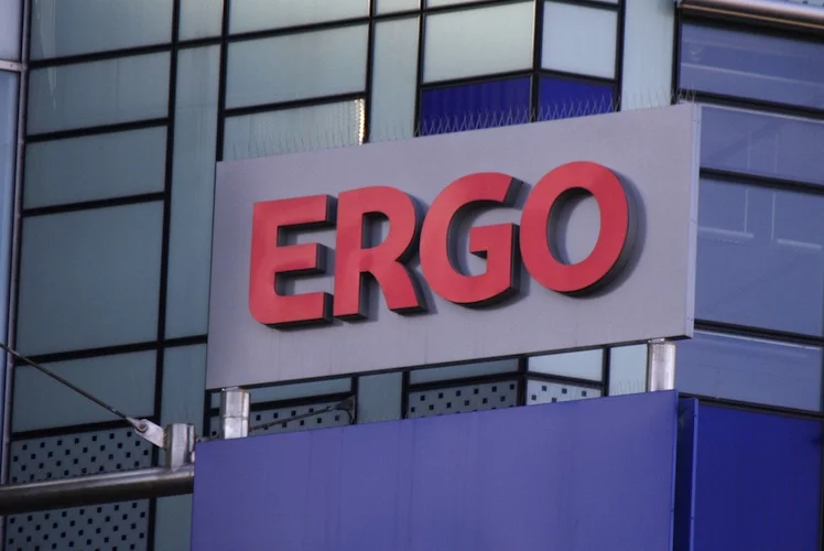Die Veränderungen in den Vorständen der Gesellschaft resultieren nach Angaben des Unternehmens azs der organisatorischen Separierung des klassischen Lebensversicherungsgeschäfts innerhalb der Ergo
