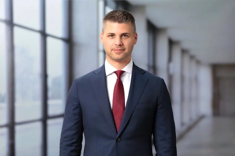 Thorsten Wittmeier war unter anderem als Direktor Investor Relations beim Versicherungsunternehmen NPG Wealth Management in Luxemburg sowie Head of Investor Relations bei einem Münchener Finanzdienstleister tätig.