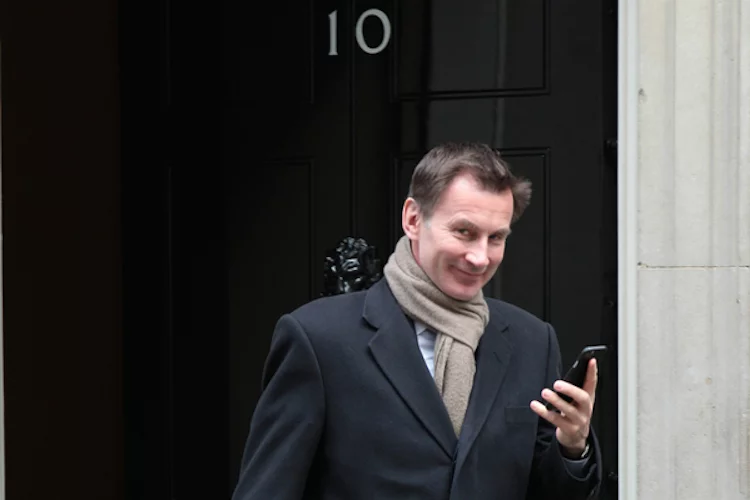 Jeremy Hunt, der britische Außenminister, vor 10 Downing Street, dem Sitz der Premierministerin.