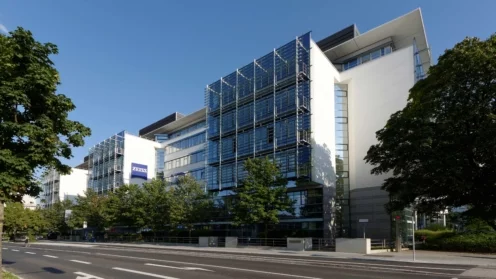 Bürohaus an einer Hauptstraße