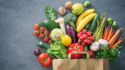 Tüte migt frischem Obst und Gemüse als Symbol für den ILG Fonds