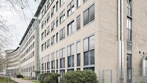 Außenaufnahme von Paribus Objekt Bezirksrathaus Köln
