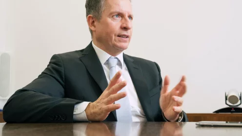 Leo Willert von ARTS in Gesprächssituation