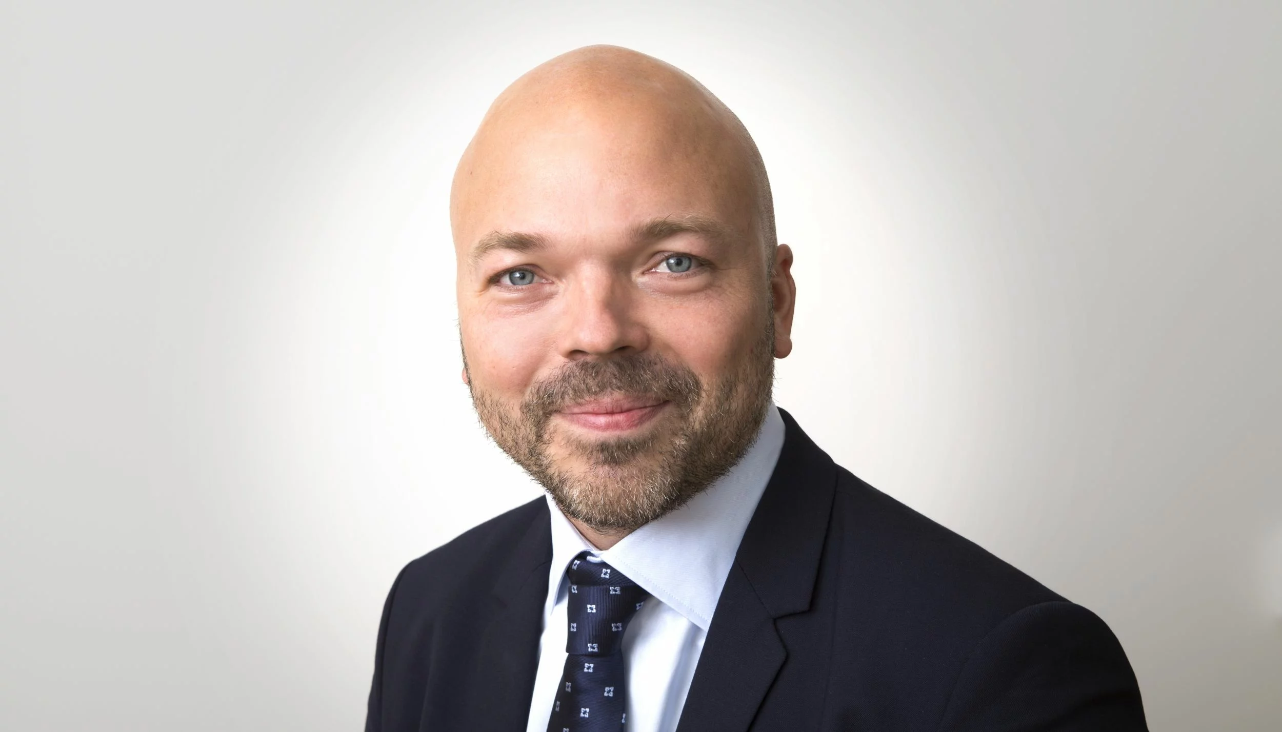 Porträtfoto von Peter Broström Savills IM