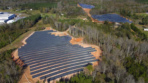 Luftaufnahme eines Solarparks von hep Petra