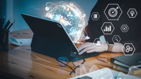 Digitalisierung; Das Konzept der digitalen Marketingtechnologie durch den Einsatz von Tablets,Datenanalyse,Metaverse,Big Data,globalem Internet,globalem Netzwerk und Datenaustausch.