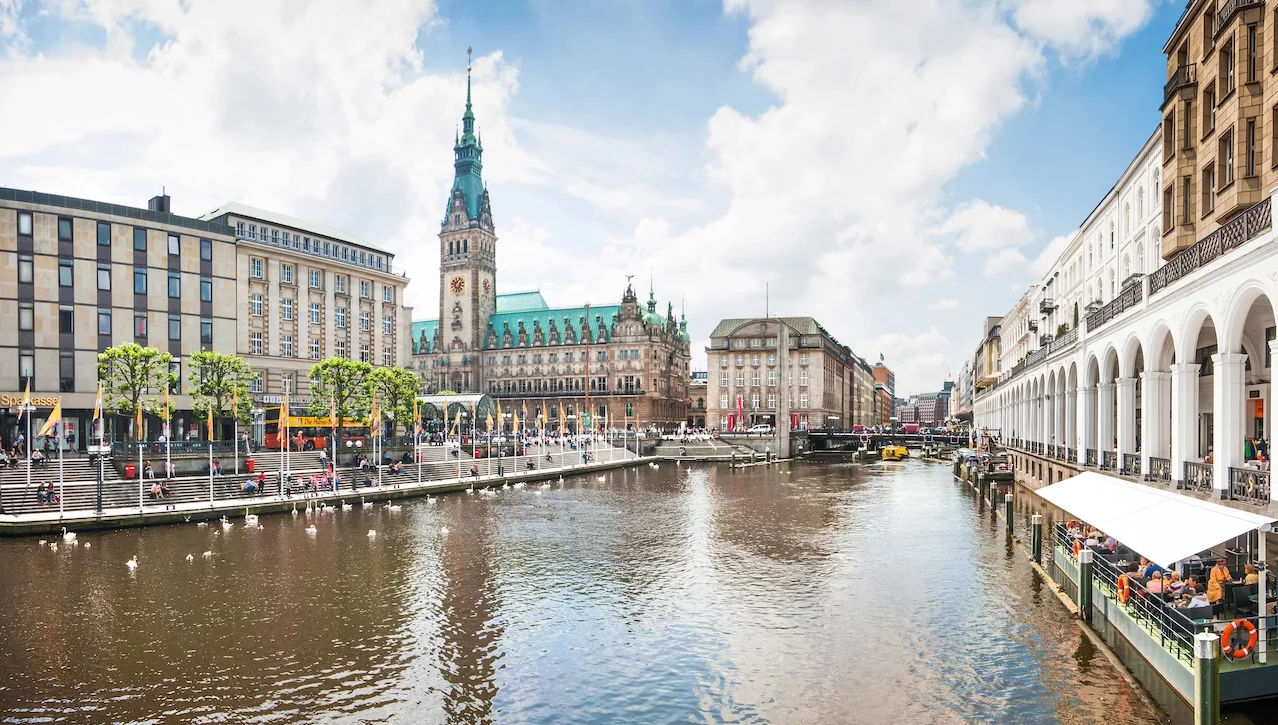 Blick auf Hamburger Rathaus
