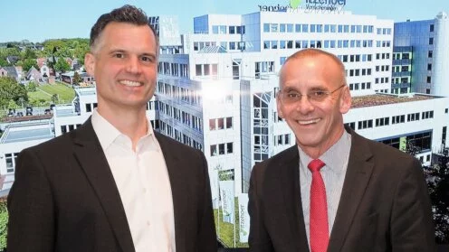 Christoph Wappler, neuer Finanzvorstand der Itzehoer (li.) und der scheidenen Vorstandsvorsitzende Uwe Ludka.