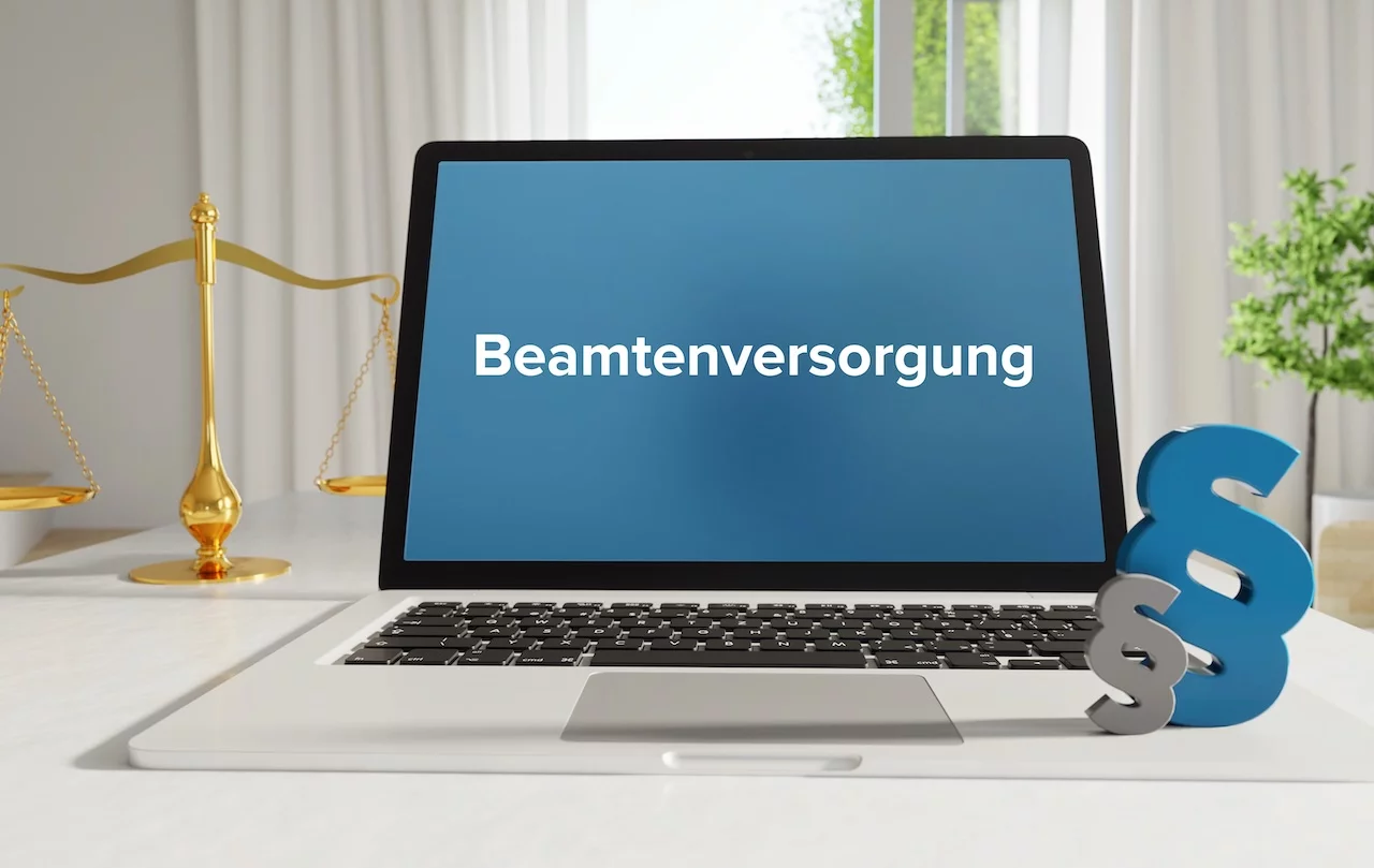 Laptop mit dem Wort Beamtenversorgung
